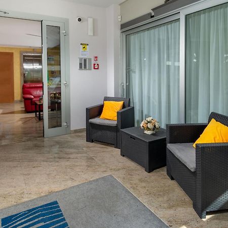 Residence Marzia Rimini Exterior photo